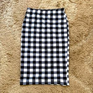 Gingham black and white midi skirt with elastic waist